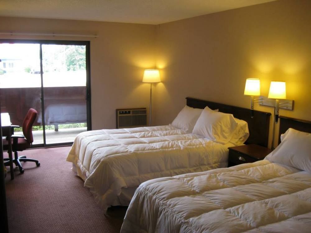 Cedar Hill Lodge Saint Ignace Esterno foto